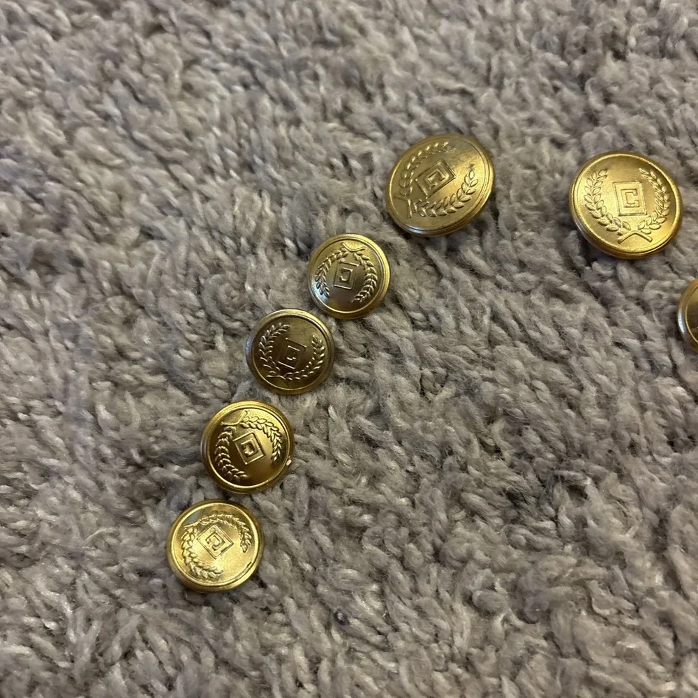 Chaps Suit/Blazer Buttons Set of 10 Gold-Tone Metal  Wreath Design Decor